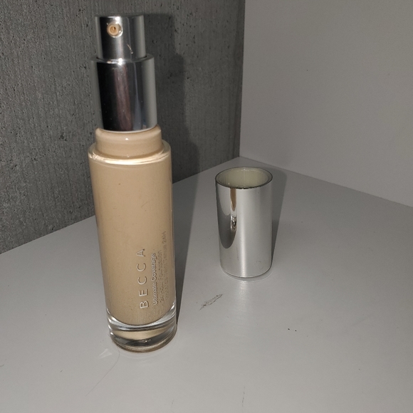 *Sold*Ultimate Cover Foundation - Picture 6 of 7